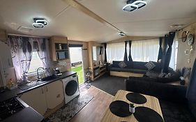 Holiday Park Caravan Fluffy In Harts Holiday Park